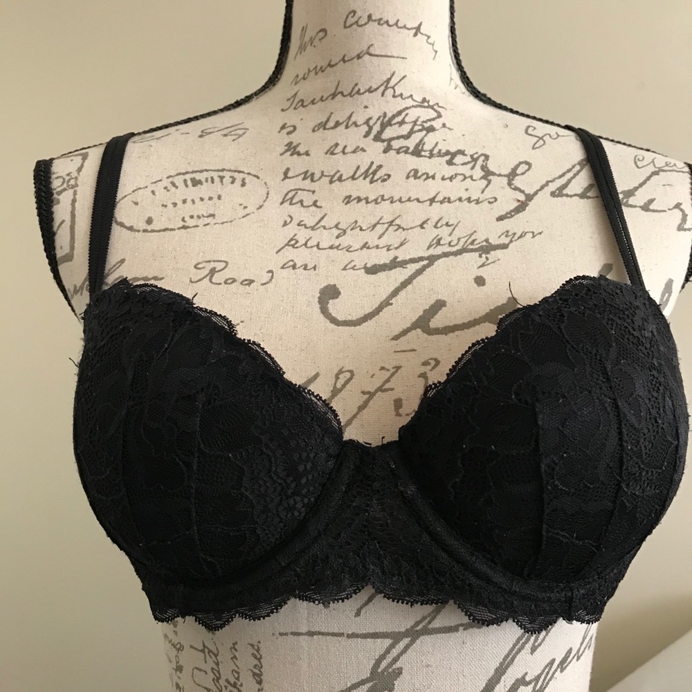 Victoria’s Secret 34C Black Lace Bra